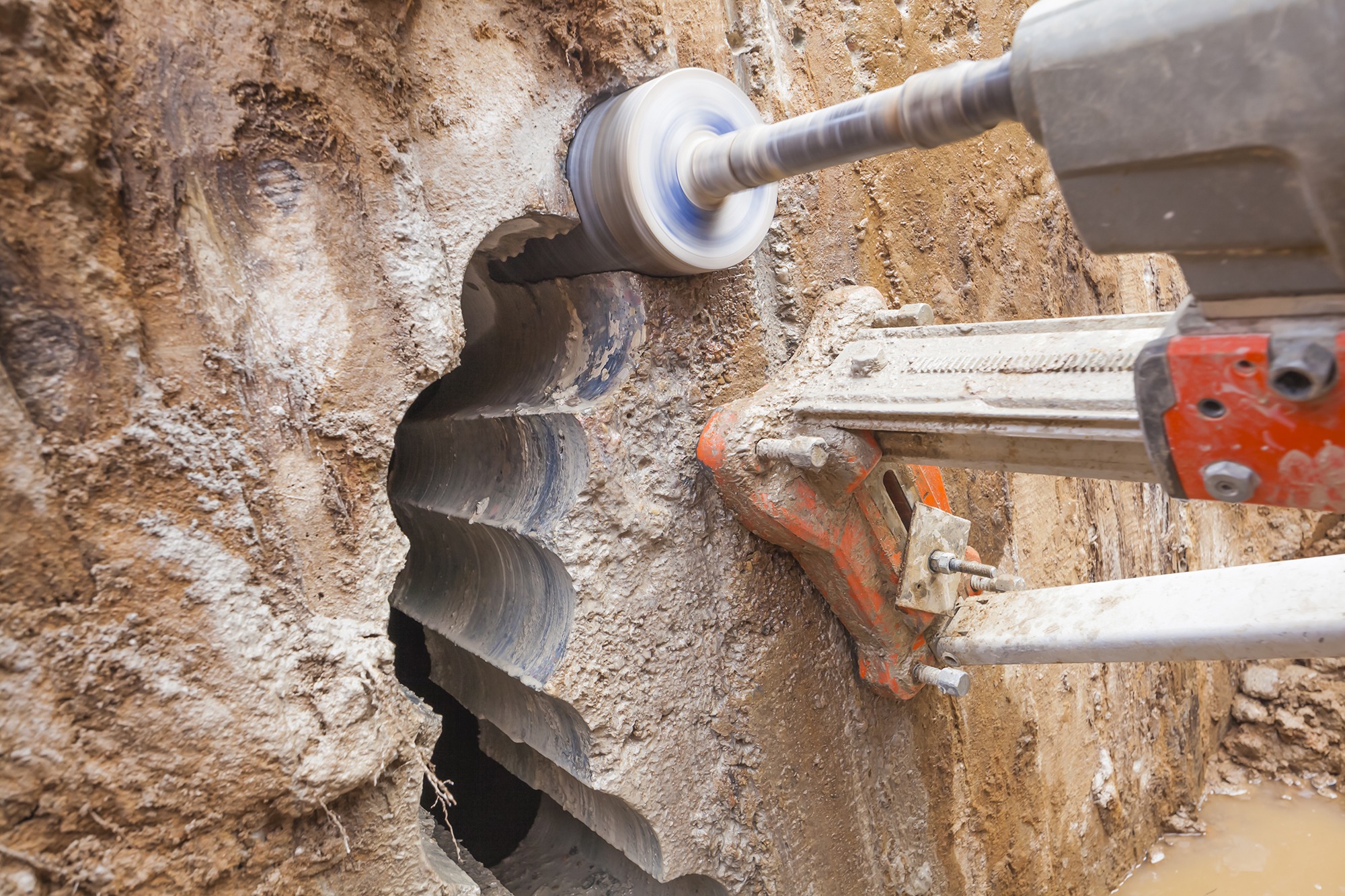 Leistungen 4 Maxi Stuttgart GmbH Abbrucharbeiten Kernbohrungen Betonschneiden Trockenbau Fliesenarbeiten Entrümpelung Fliesenlegen Galabau Sanierung Renovierung